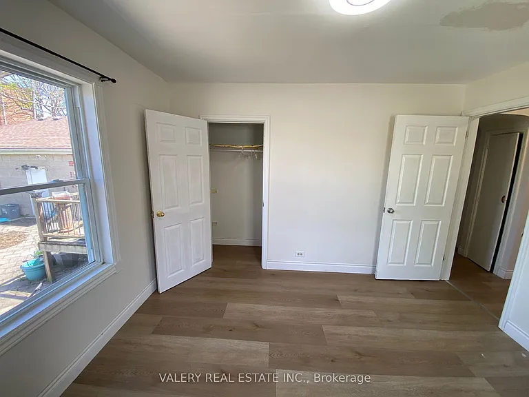 374 Edmonton St #MAIN — Photo 10