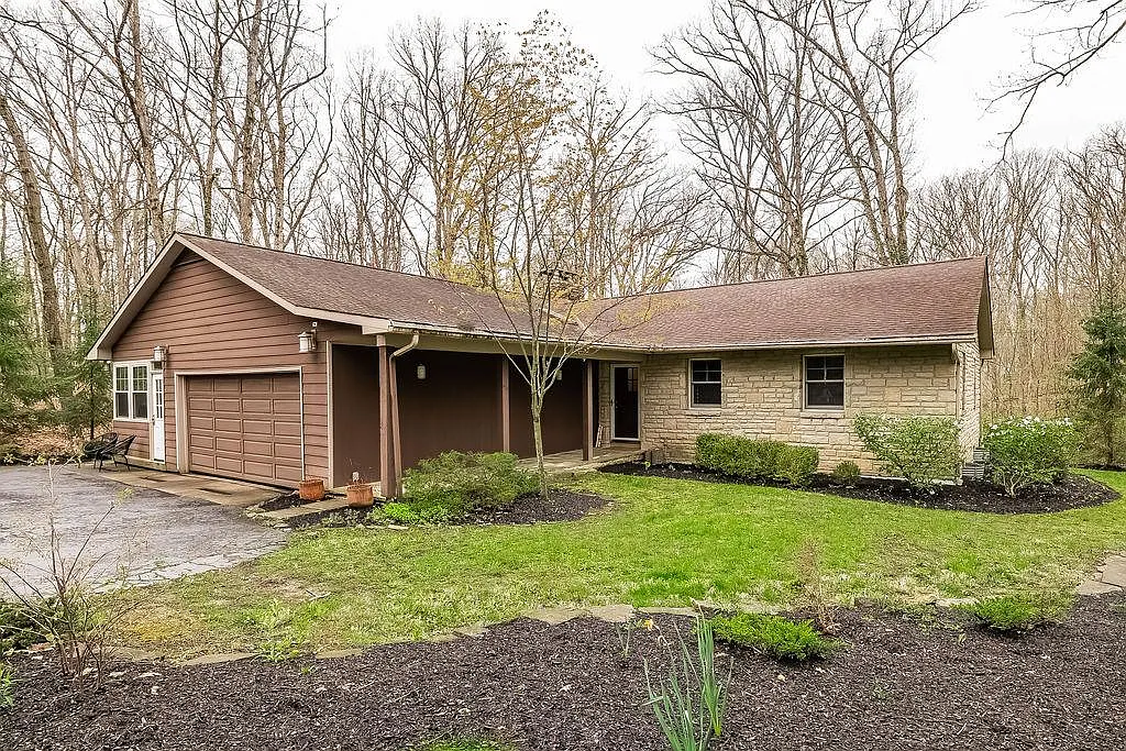 9409 Robinhood Cir photo 1