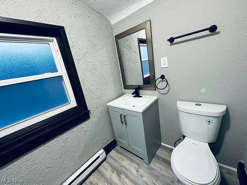 2 bed, 900 sqft, $900 — Photo 4
