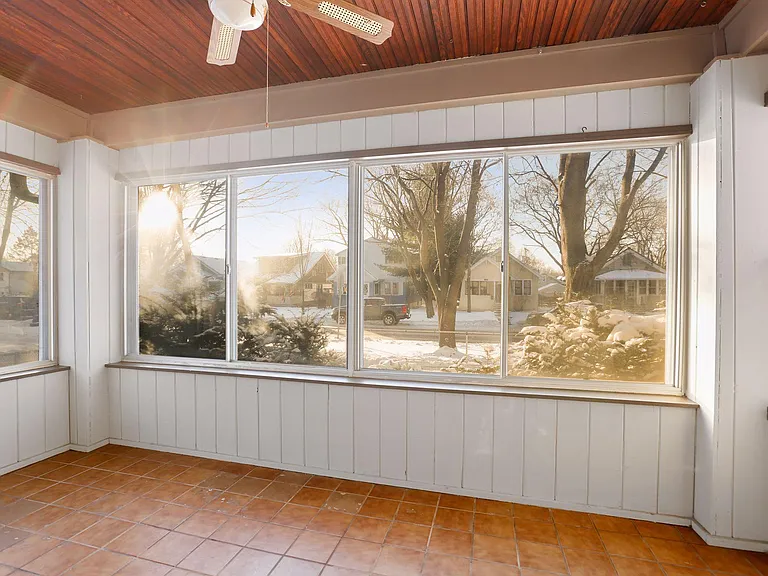 1377 Jefferson Ave — Photo 2