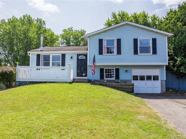 66 Curtisdale Ln, Hamlin, NY 14464
