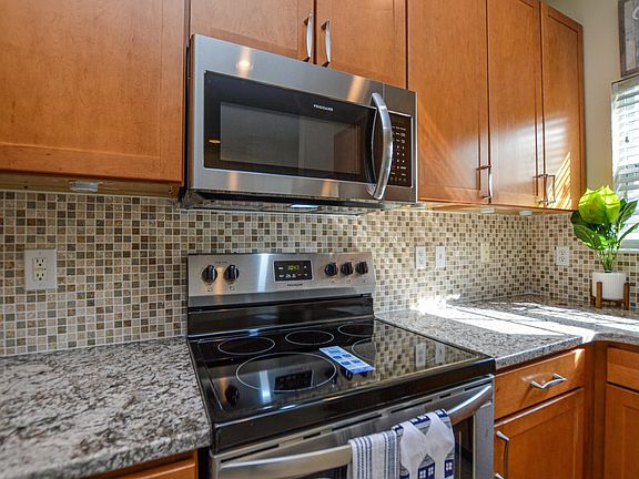 3rd image of 3789 Wayfarer Dr
