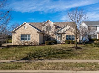 6616 Lorton Ct, Davenport, IA 52807