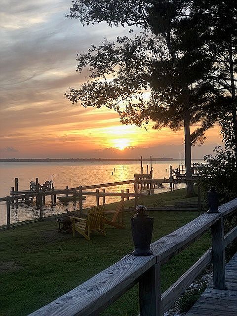 Back Deck- spans entire home