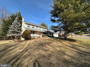 10510 Hershey Dr, Williamsport, MD 21795