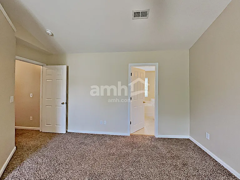 147 Grove Ln — Photo 11