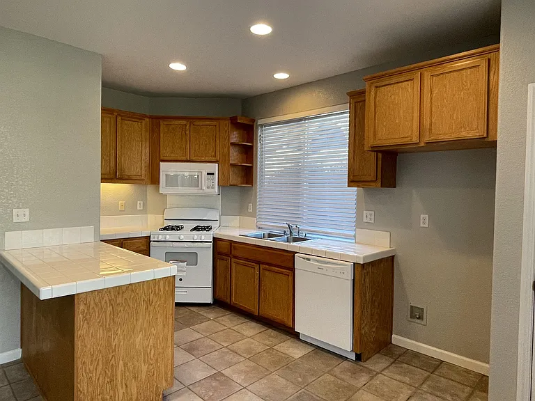 4117 Rogers Canyon Rd — Photo 7