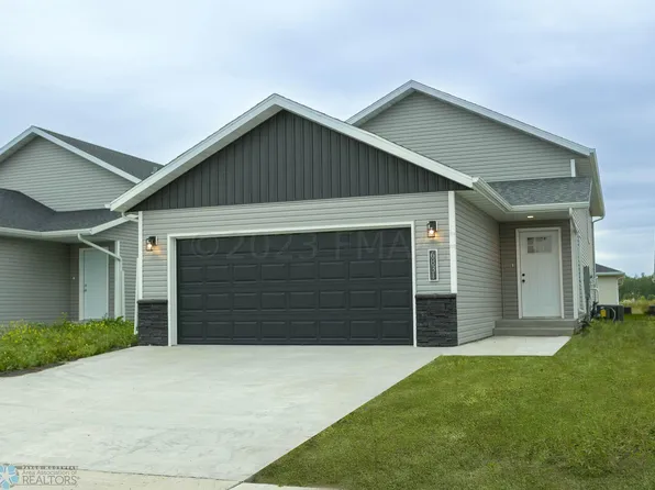 6831 Thomas St, Horace, ND 58047