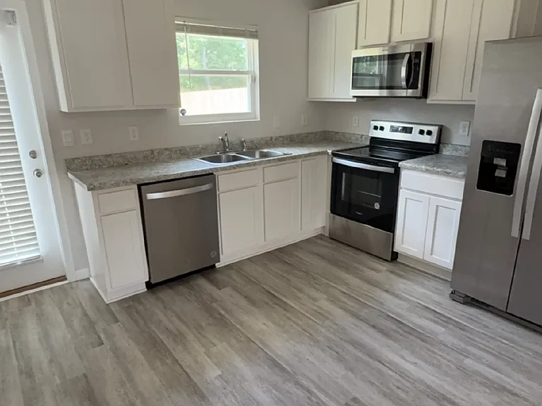 2537 Sutton Place Dr — Photo 4