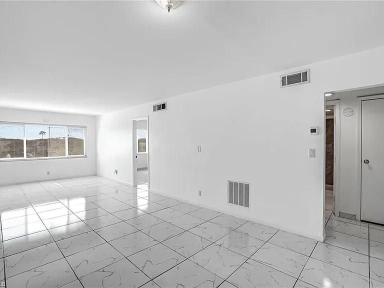 1000 Manatee Rd #A306 — Photo 6