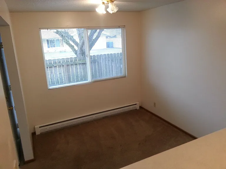 007-Garden Apartments — Photo 13