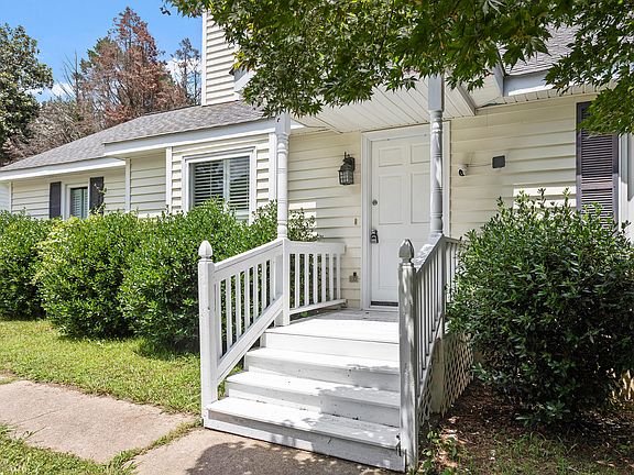 3rd image of 5809 Iris Lake Ct
