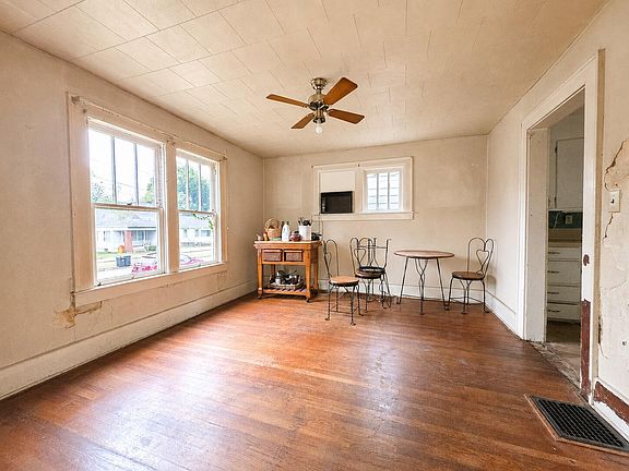 5th image of 831 E Cecil St