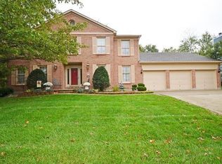 947 Hidden Ridge Dr, Milford, OH 45150