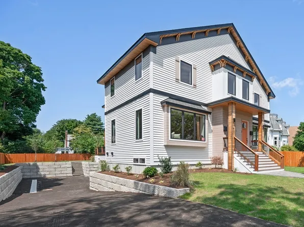 147-147A Lexington St #1, Belmont, MA 02478