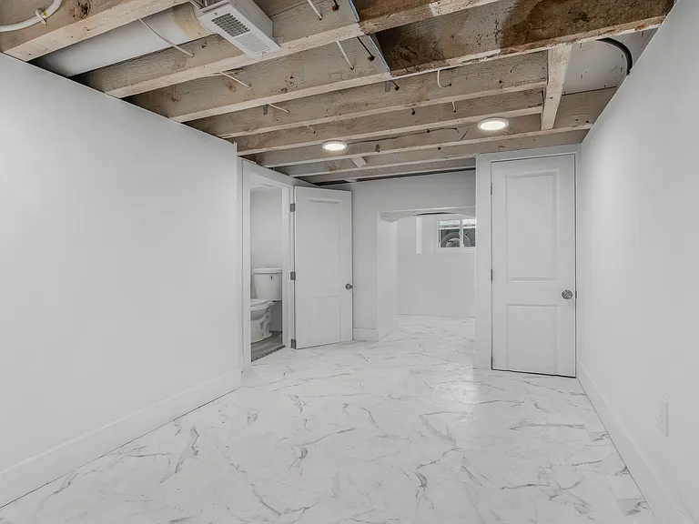 5118 Chancellor St — Photo 29