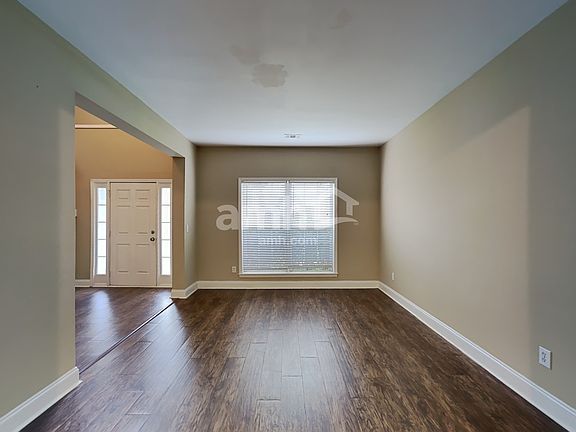 3rd image of 1747 Hampton Chase Cir