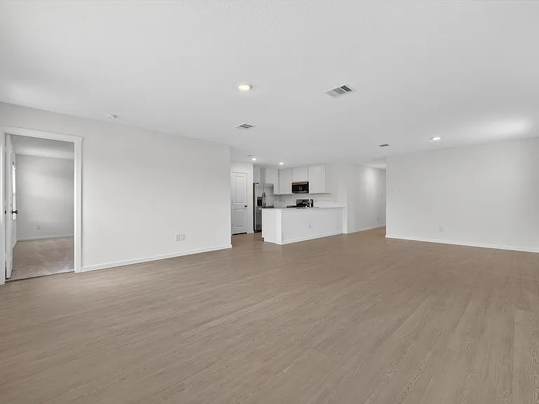 2051 Stable Ln — Photo 11