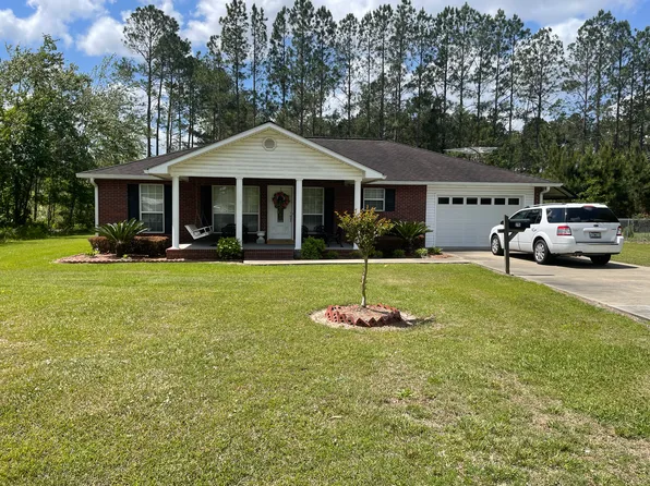 215 2nd St, Baxley, GA 31513