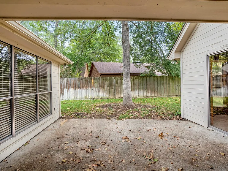 38 Devonshire Dr — Photo 43