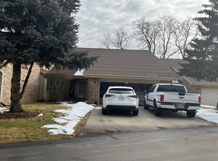 4557 Fairway Ct, Waterford, MI 48328