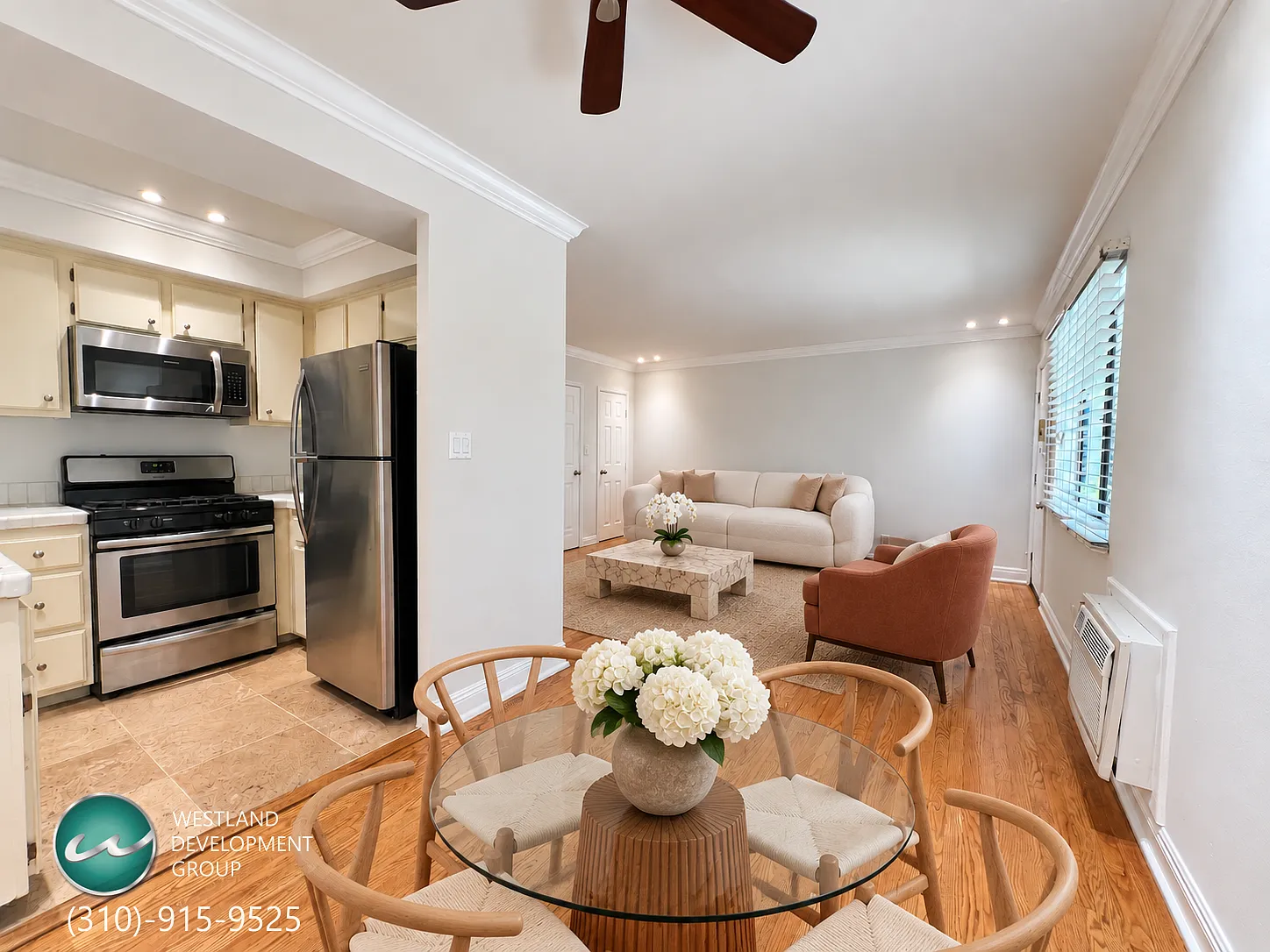 1506 S Barrington Ave — Photo 2