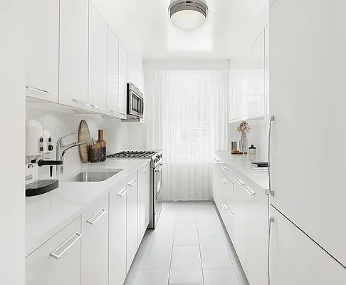 Rented by Central Park South Associates | media 4