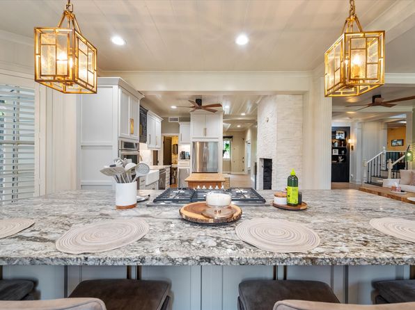 1111 Governors Dr, Corsicana, TX 75110