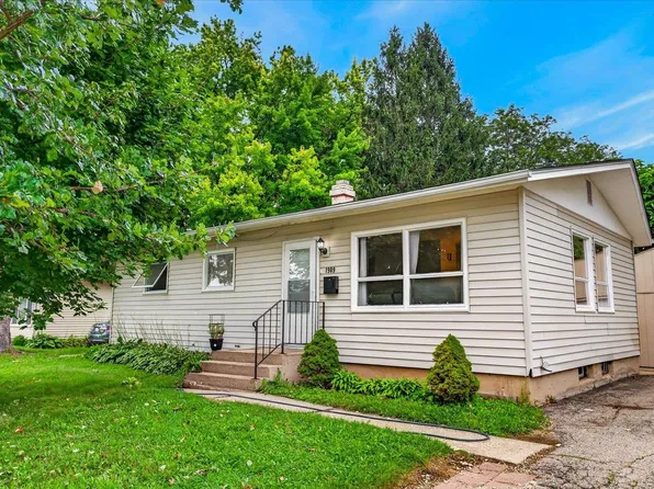 1909 Tennyson Ln, Madison, WI 53704