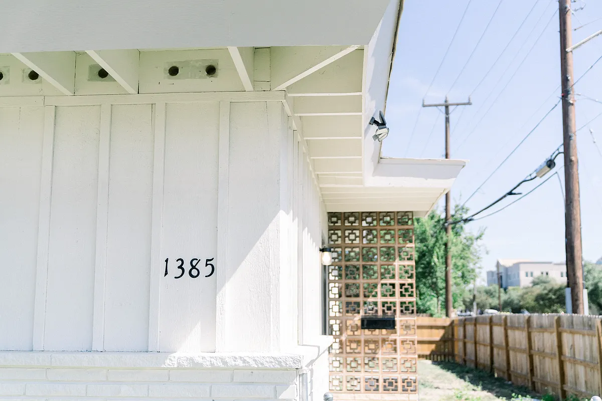 Building Photo - 1385 Oblate Dr