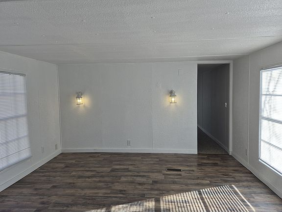 3rd image of 209 S Avenue B Trlr 11