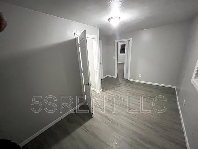 236 S Mary Ellen St #C — Photo 3