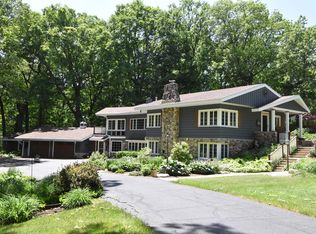 21675 W Glengarry Rd, New Berlin, WI 53146