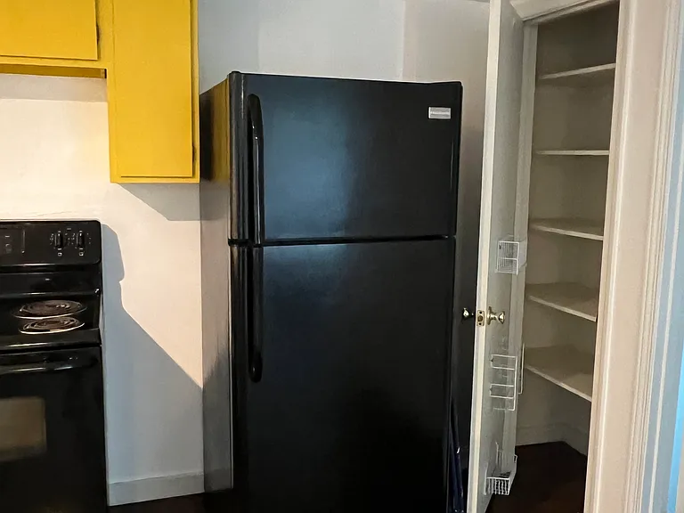 1316 W Mountain View Rd — Photo 13