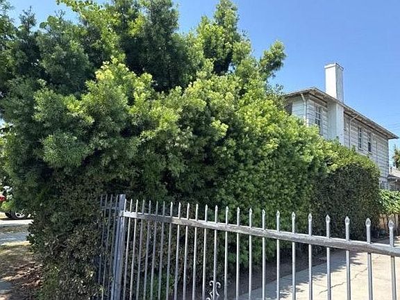 2nd image of 945 5th Ave