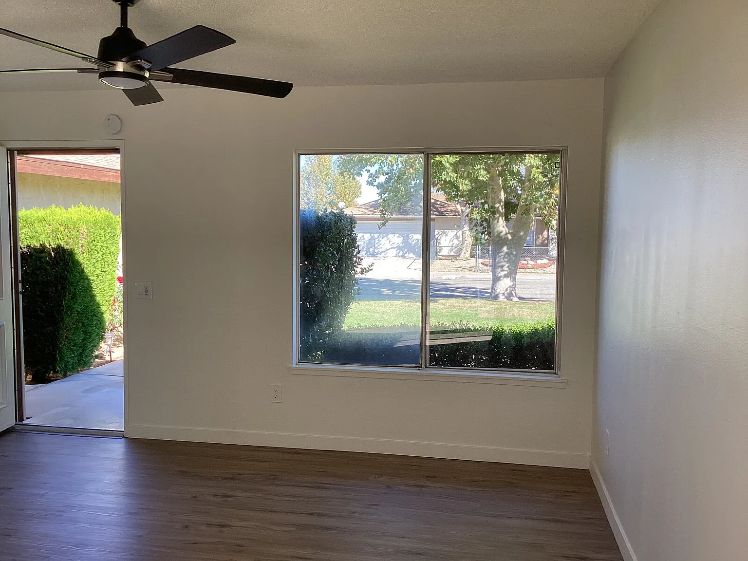 3 bed, 1.0 bath, 960 sqft, $2,600 — Photo 3