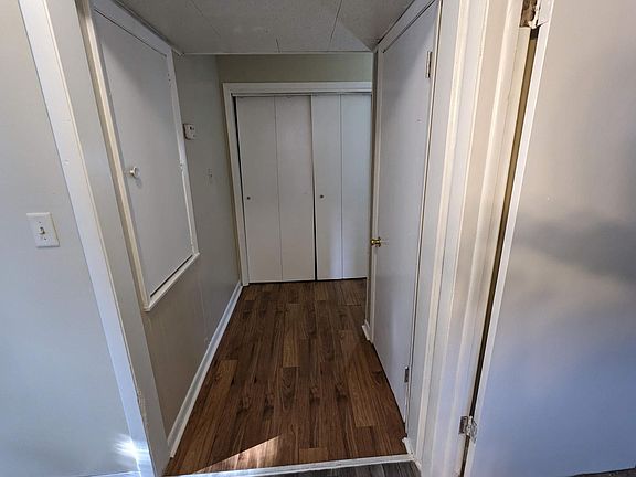 2nd image of 501 W Adams St #2