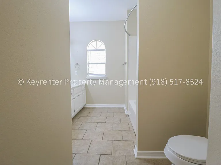 806 W 118th St S — Photo 6