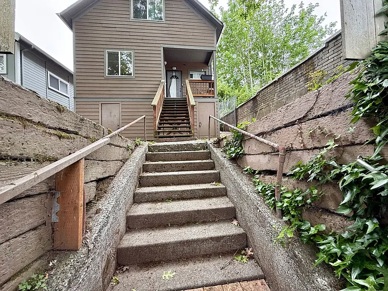 4429 Rainier Ave S — Photo 15