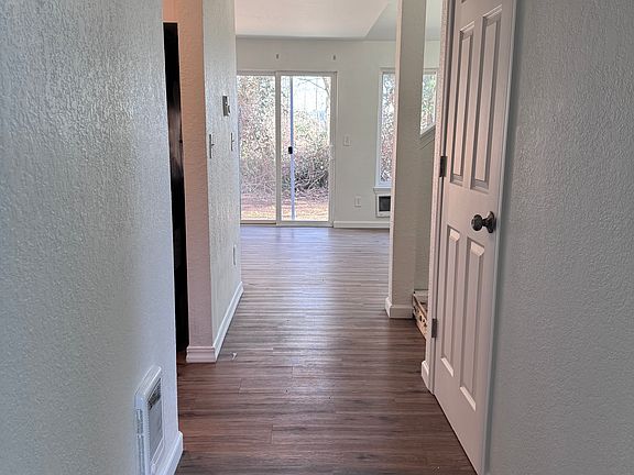5th image of 92 Quinn Ave