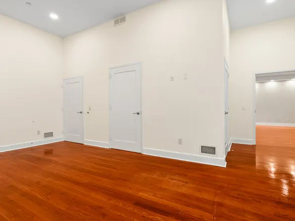 90 Bay Street Landing image 26 of 49