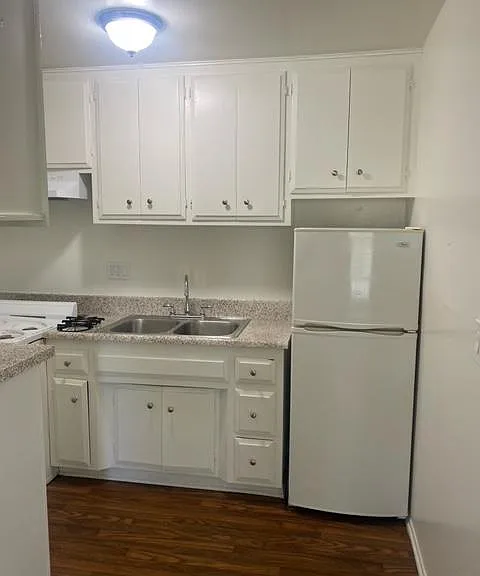 901 Palmbrook Dr #8 — Photo 5