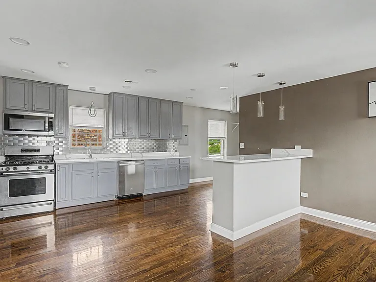 6540 S Maryland Ave #3 — Photo 6