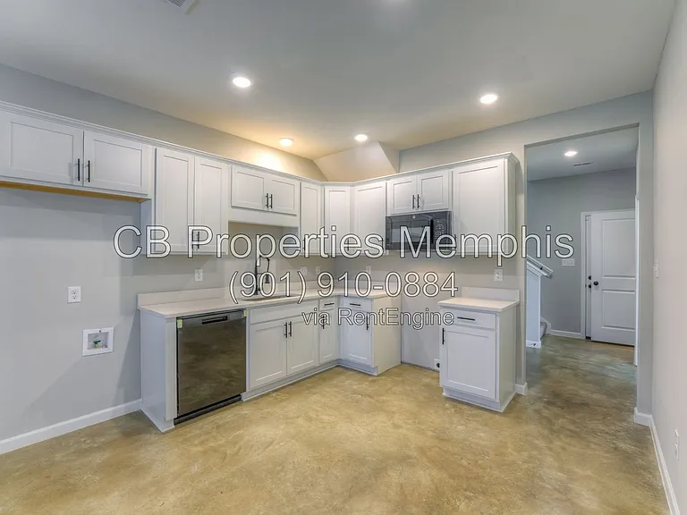 652 Ayers St #650 — Photo 2