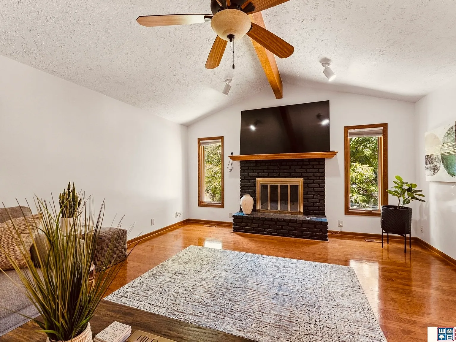 3 bed, 2.5 bath, 1872 sqft, $2,500 — Photo 3