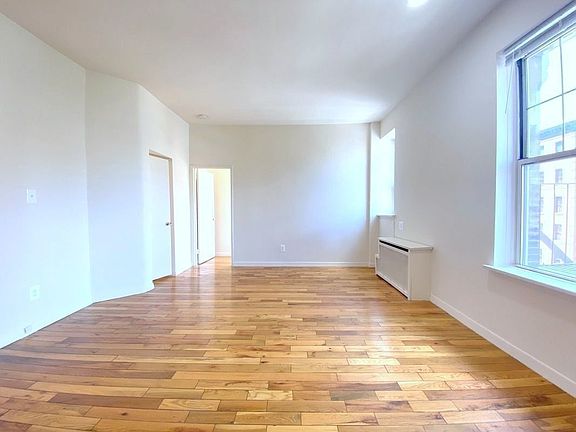5th image of 59 W 76th St APT 4