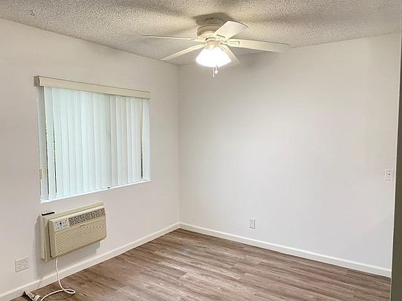 4th image of 12746 Pacific Ave #6