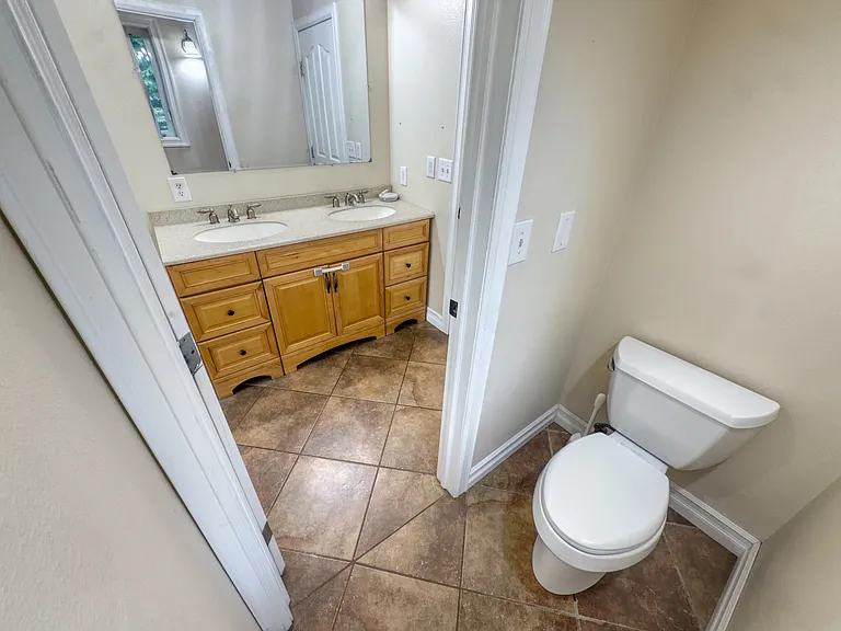 1850 Osborn Ct — Photo 23