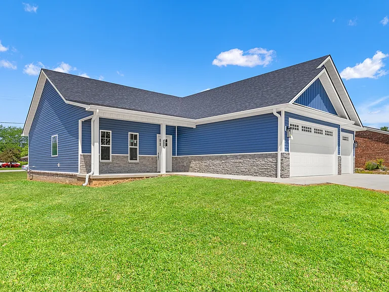 1038 Tamworth Ln — Photo 1