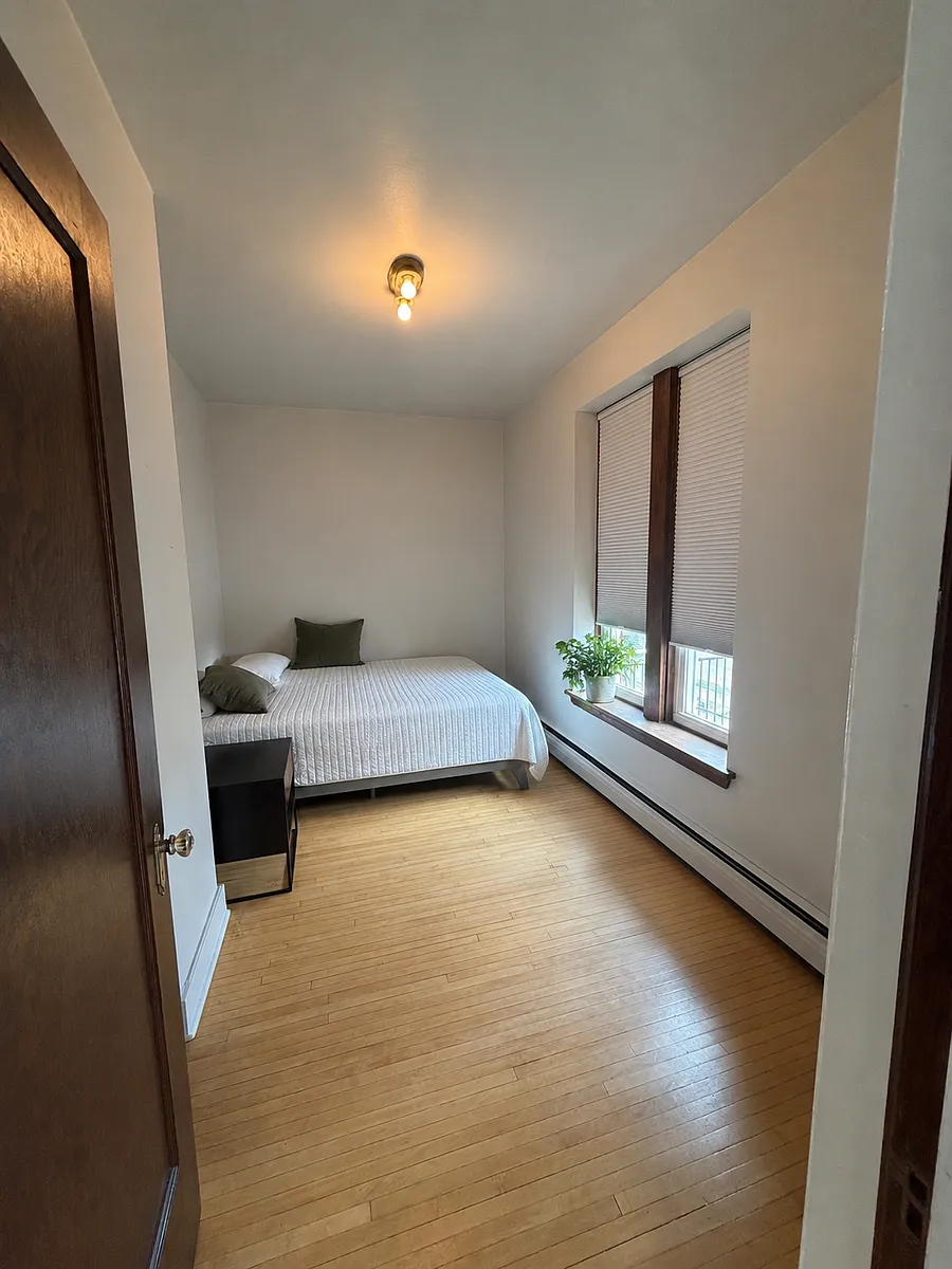 Bedroom - 1105 Hammond Ave #2